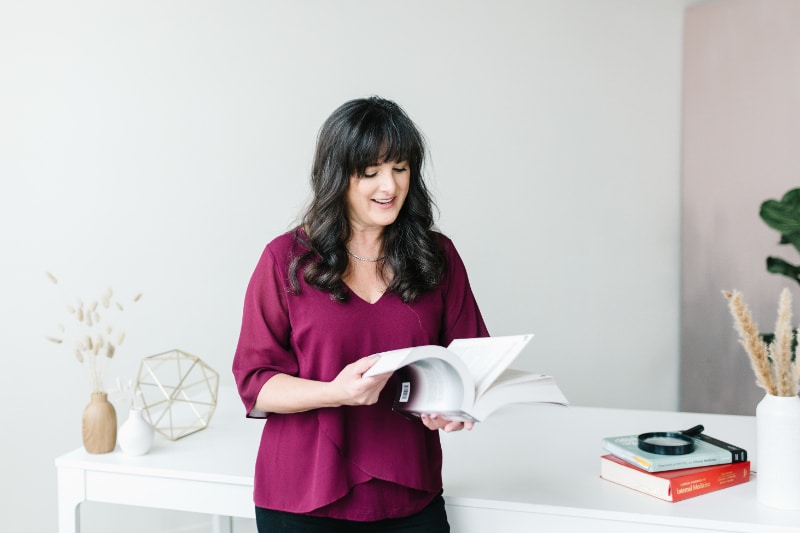 Licensed acupuncturist reading material on Acupuncture Tongue and Pulse Diagnosis
